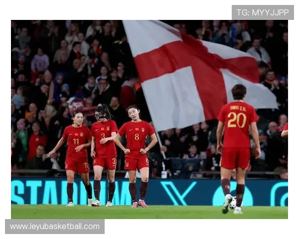 中国女足0-8英格兰友谊赛暴露问题，后卫窦佳星表现受关注